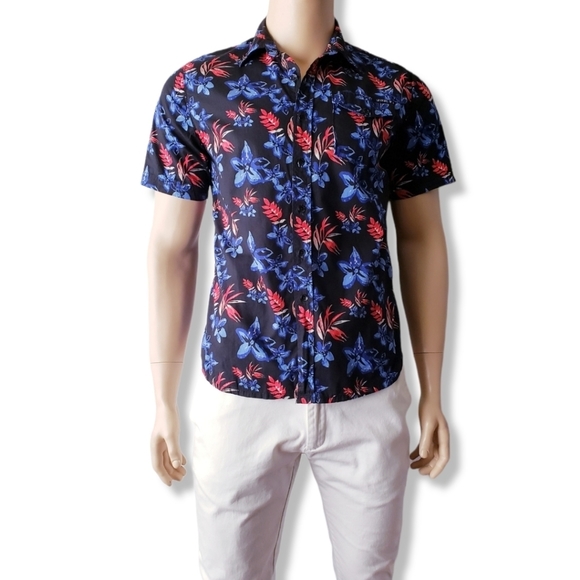 Macy's Univibe Black, Red & Blue Floral Print Short Sleeve Button Up Shirt - Picture 8 of 8